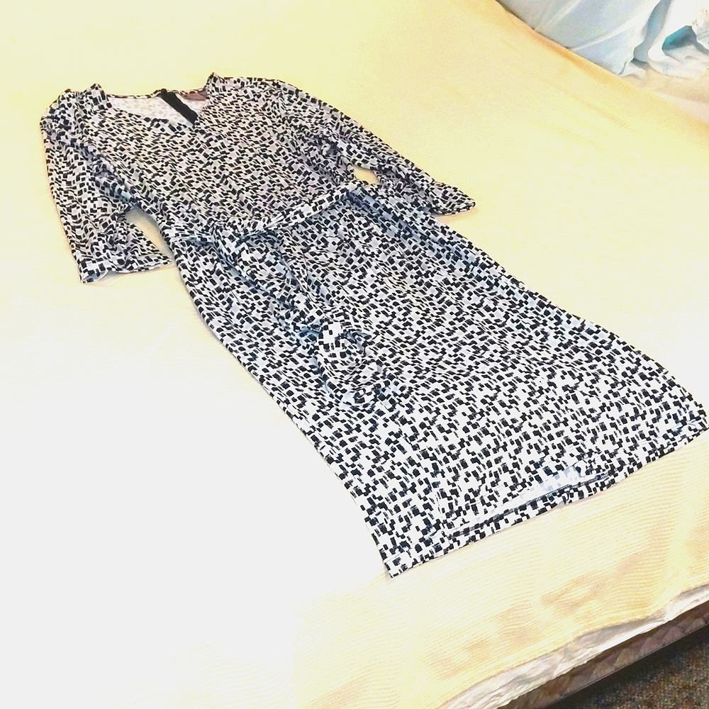 Black And White Patterned Chicos Jersey Dress - image 3